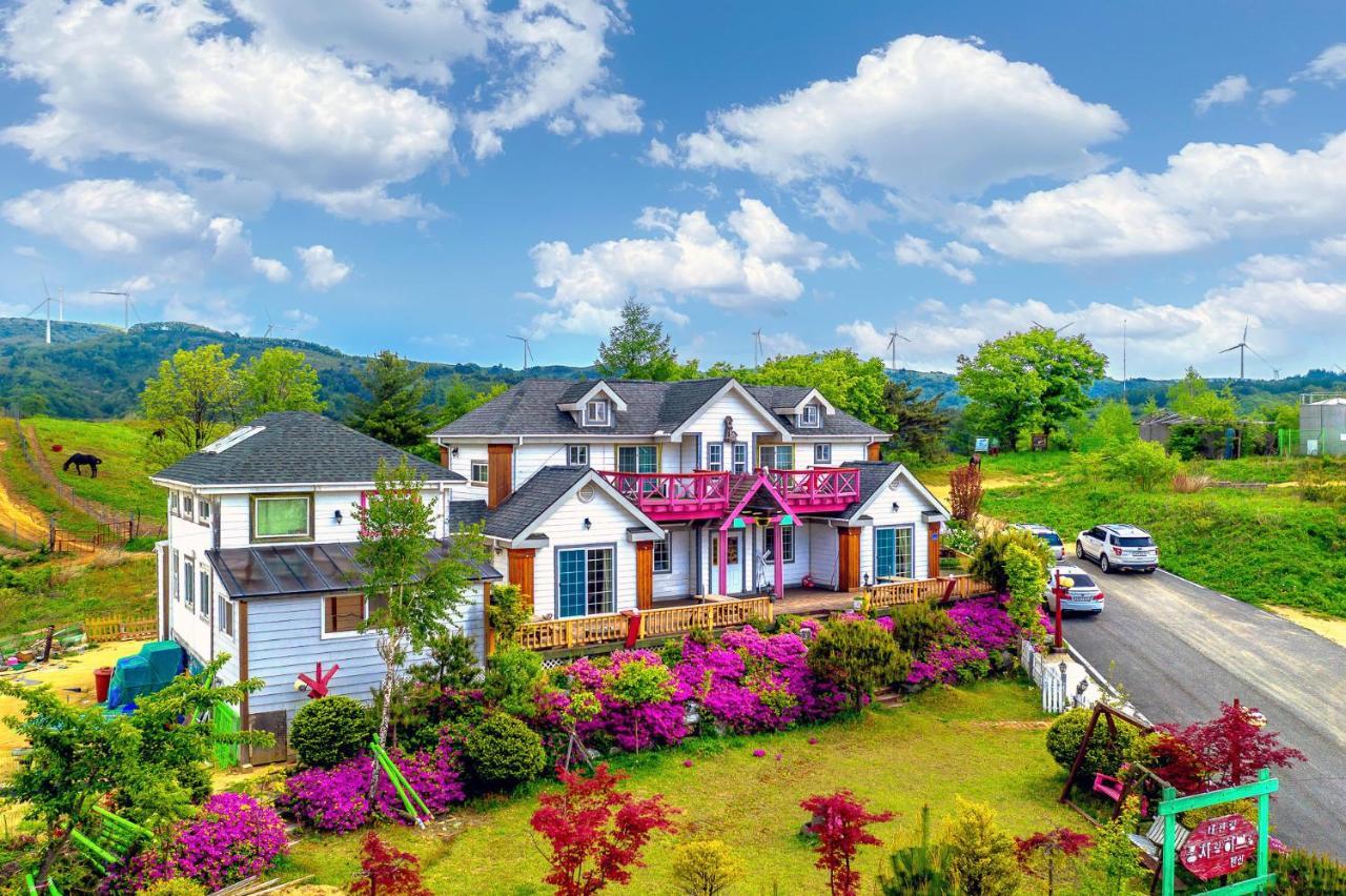 Pungcha & Herb Pension Пхёнчхан Экстерьер фото